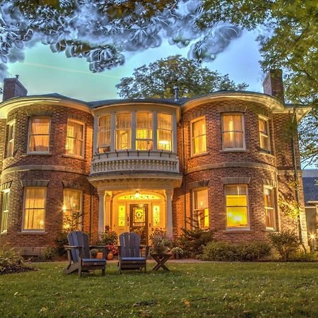 Fairholm Boutique Inns ชาร์ลอตต์ทาวน์ ภายนอก รูปภาพ