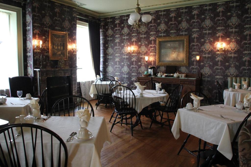 Fairholm Boutique Inns ชาร์ลอตต์ทาวน์ ภายนอก รูปภาพ