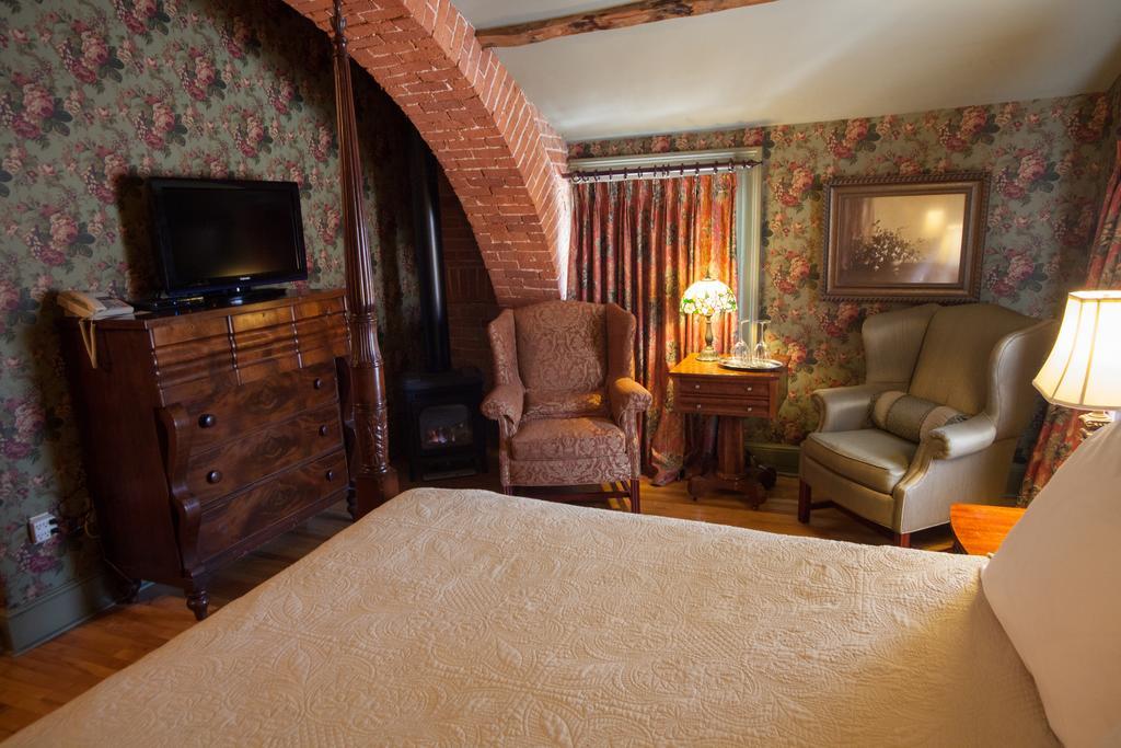 Fairholm Boutique Inns ชาร์ลอตต์ทาวน์ ภายนอก รูปภาพ