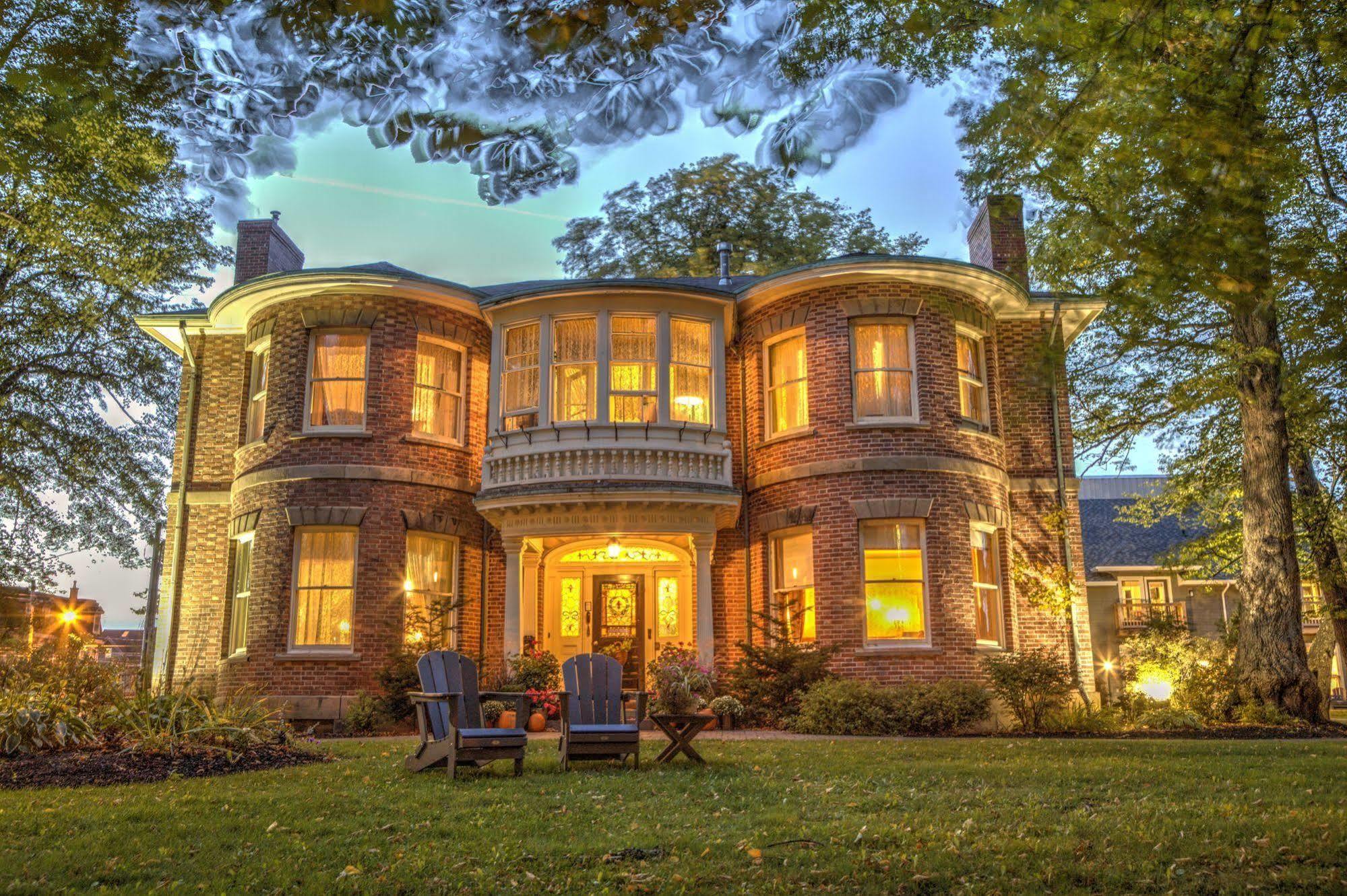 Fairholm Boutique Inns ชาร์ลอตต์ทาวน์ ภายนอก รูปภาพ