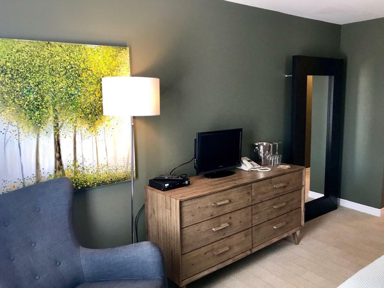 Fairholm Boutique Inns ชาร์ลอตต์ทาวน์ ภายนอก รูปภาพ