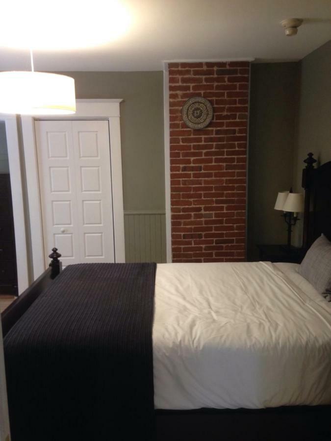 Fairholm Boutique Inns ชาร์ลอตต์ทาวน์ ภายนอก รูปภาพ