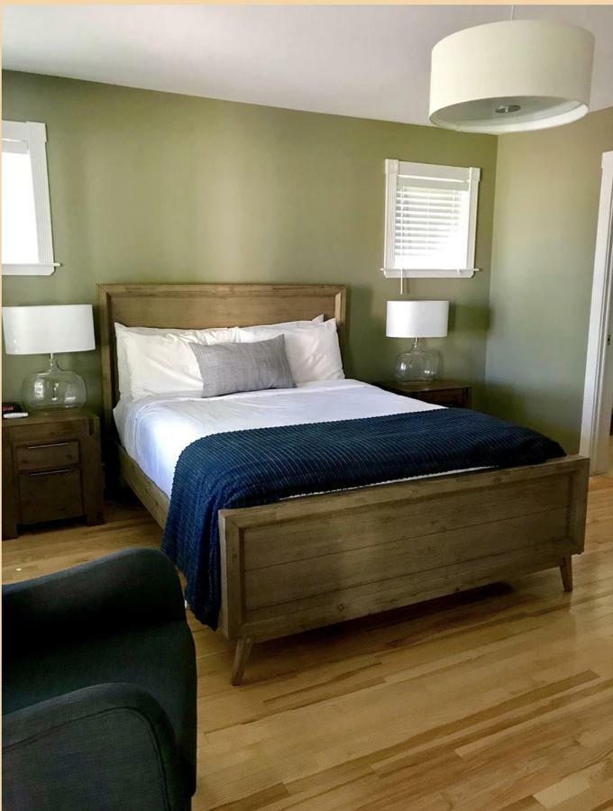 Fairholm Boutique Inns ชาร์ลอตต์ทาวน์ ภายนอก รูปภาพ