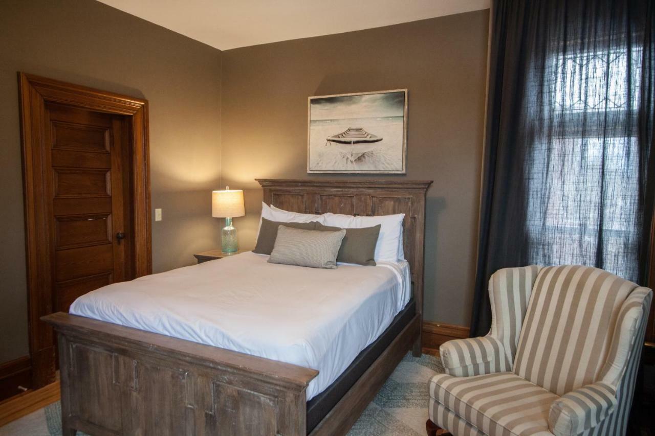 Fairholm Boutique Inns ชาร์ลอตต์ทาวน์ ภายนอก รูปภาพ