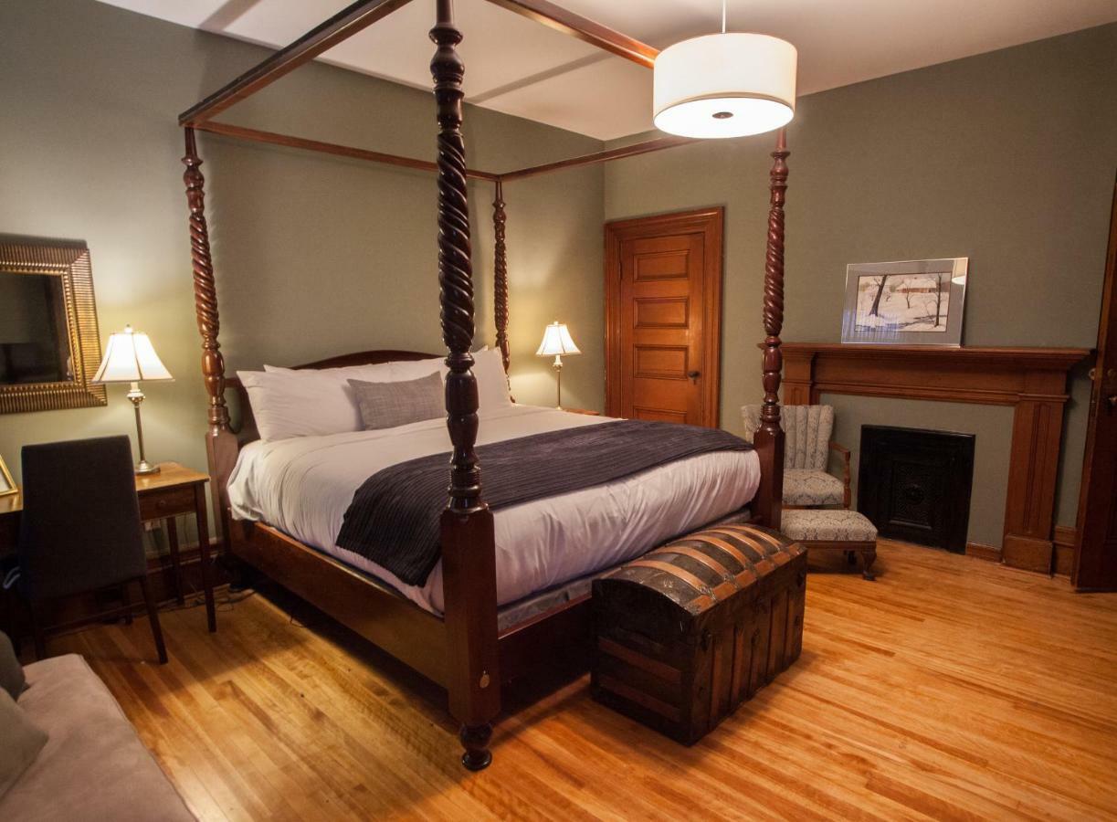 Fairholm Boutique Inns ชาร์ลอตต์ทาวน์ ภายนอก รูปภาพ