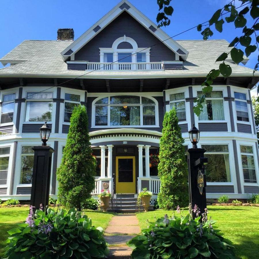 Fairholm Boutique Inns ชาร์ลอตต์ทาวน์ ภายนอก รูปภาพ