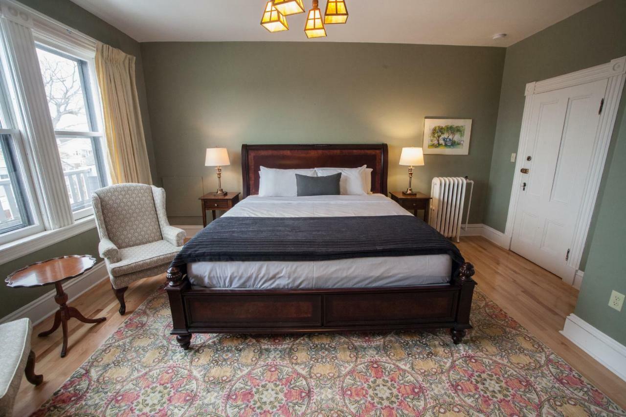 Fairholm Boutique Inns ชาร์ลอตต์ทาวน์ ภายนอก รูปภาพ